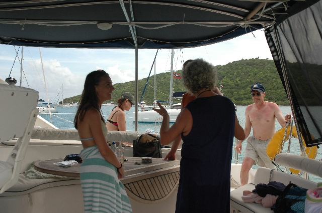 Jeannius--Di holding court 